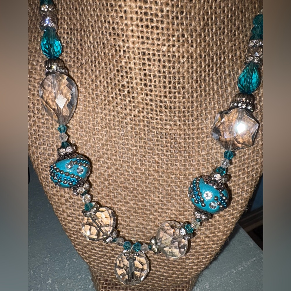 Elegant Beaded Necklace with Teal and Silver Accents
